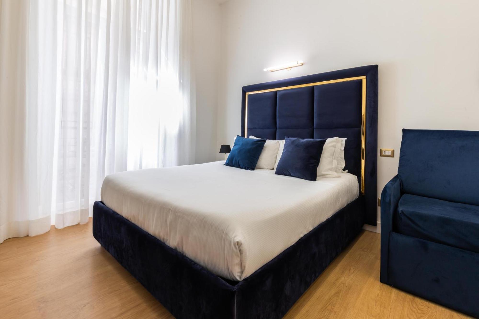Cavour Luxury Rooms - Lr Collection ローマ エクステリア 写真