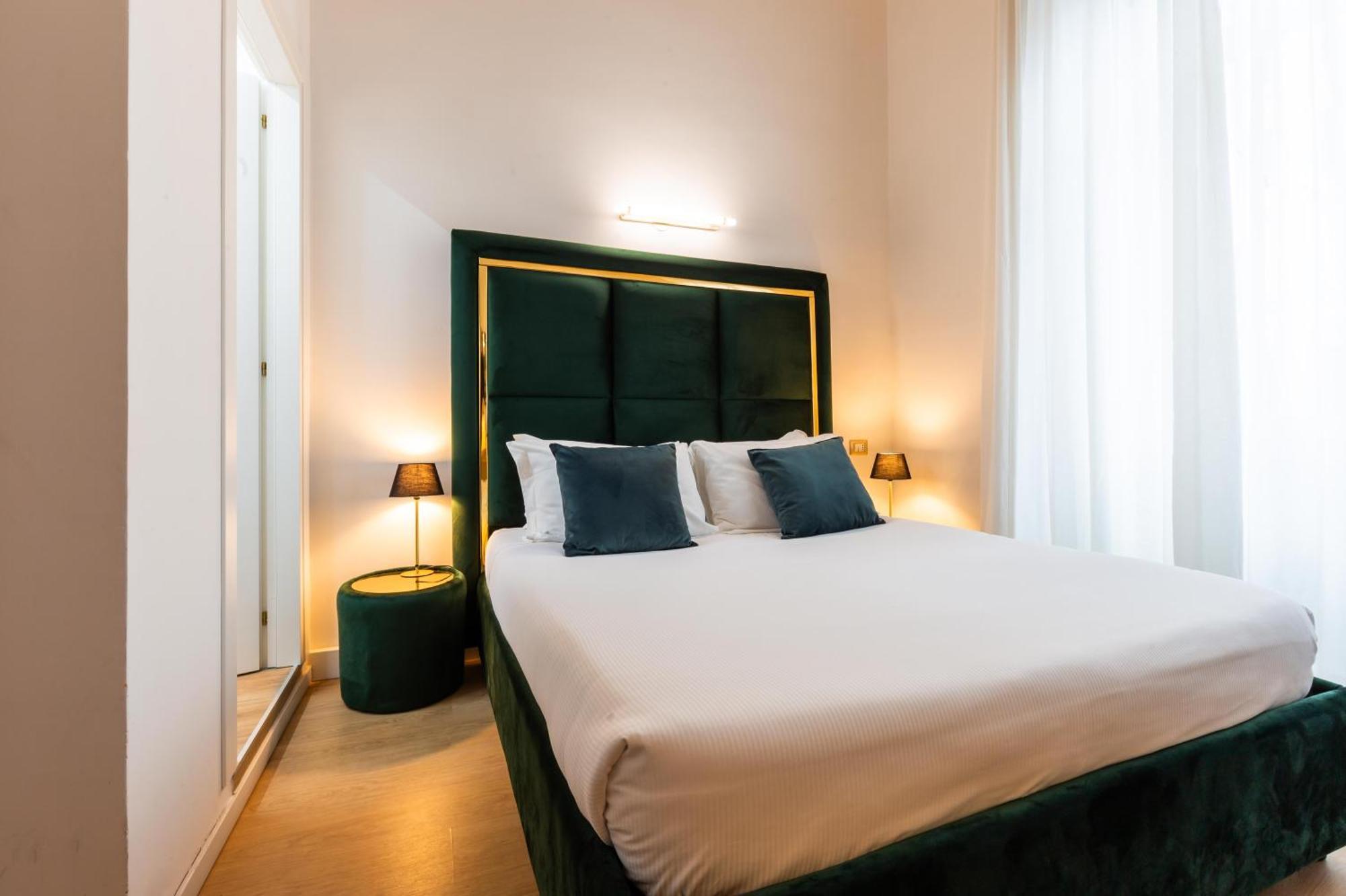 Cavour Luxury Rooms - Lr Collection ローマ エクステリア 写真