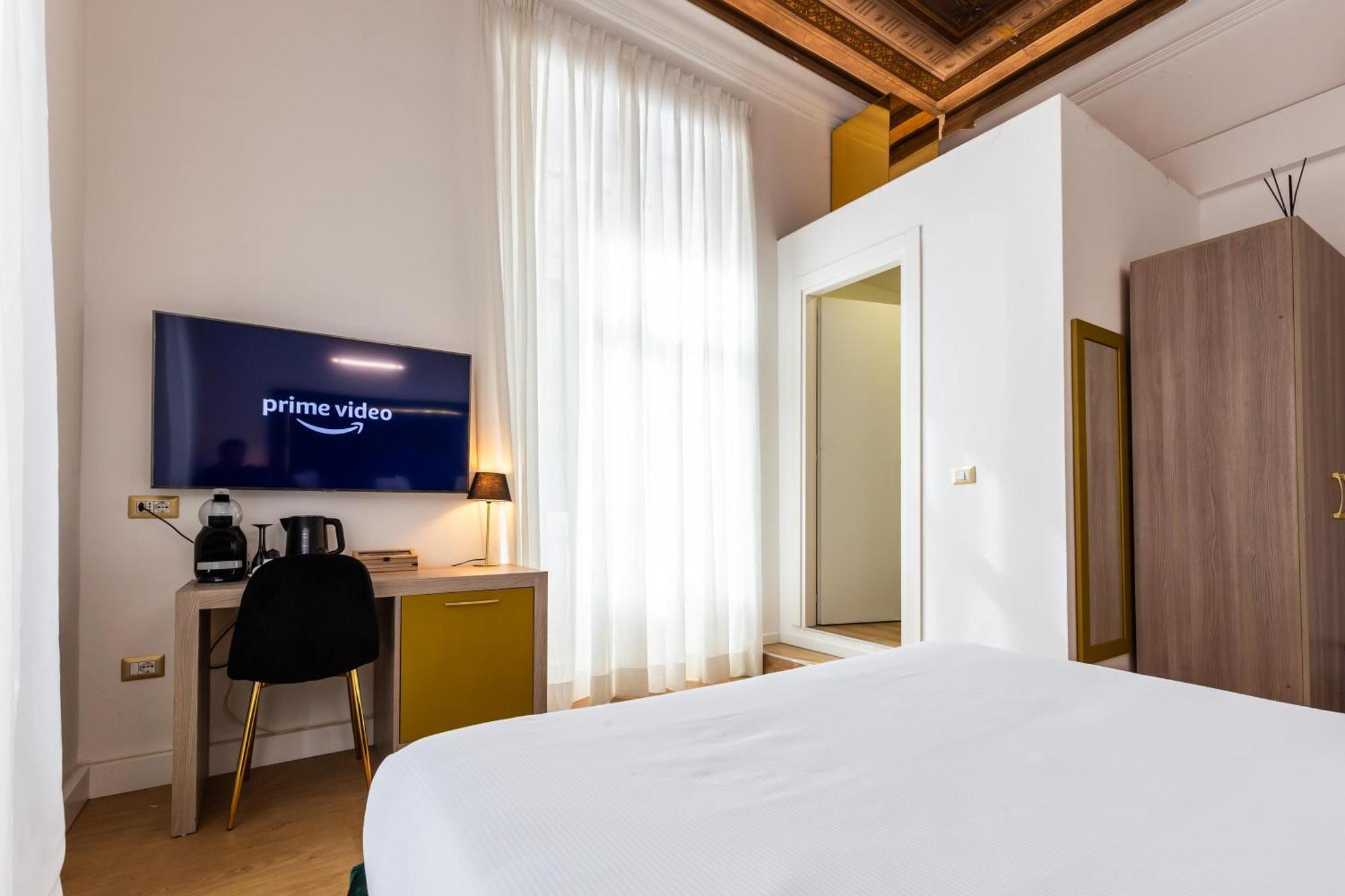 Cavour Luxury Rooms - Lr Collection ローマ エクステリア 写真
